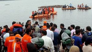 Boat with around 60 onboard capsizes in east Midnapur, around 20 rescued so far