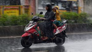 Chennai rains: Light shower brings relief to parched city