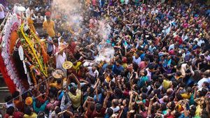 Kali Puja 2019: Kolkata's air quality at 'moderate' level better than last year
