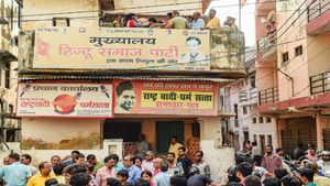 Kamlesh Tiwari murder case: Family meets Adityanath, demands for statue