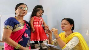 Worlds shortest woman Jyoti Amge's house burgled in Nagpur 