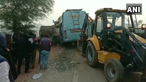 Nine killed, 10 injured as bus hits truck in MP's Rewa district 
