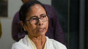 Mamata to attend swearing-in ceremony of Hemant Soren on Dec 29
