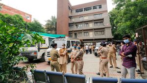 Fire breaks out at COVID-19 hospital in Ahmedabad, 8 patients dead