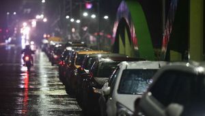 Amid cyclone Nivar Chennai residents park cars on flyover