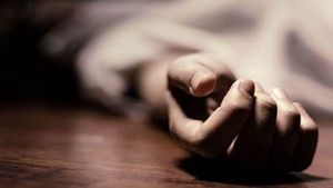 35-year-old singer attempts suicide by cutting his wrist, streams it live on Facebook; saved