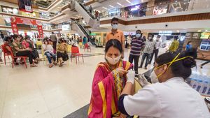 Within minutes, Thane woman gets three jabs of COVID-19 vaccine: Probe launched