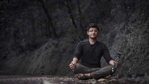 Kolkata influencer satyajit majumder sharing happiness around this festive season