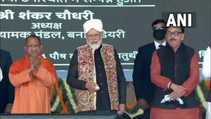 PM Modi inaugurates 22 developmental projects worth over Rs 870 crores in Varanasi 