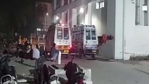  Gujarat: 6 dead, 20 hospitalised after gas leak at Surat mill