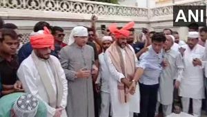 Amidst controversy, ASI closes Aurangzeb’s tomb for five days