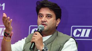 Jyotiraditya Scindia inaugurates direct flight between Bhopal and Udaipur