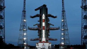 Navy-ISRO sign pact on mutual cooperation, data sharing