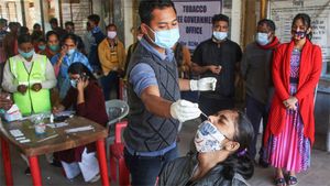 Mumbai reports 871 new COVID-19 cases in a day