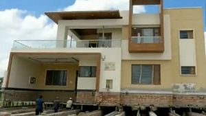Viral video: How two-storey building being shifted 500 feet away to make way for expressway