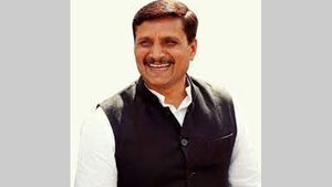MP corporator, who got bail in murder bid case, gets 'milk bath' welcome
