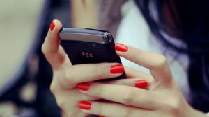 1.35 crore women to get smartphones by Rajasthan govt