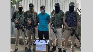 Terrorist with arms and ammunition nabbed in Srinagar