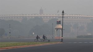 Delhi's air quality 'moderate' with min temp at 23.3 degree C