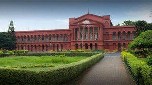 Civic body BBMP completely failed in filling potholes in Bengaluru: HC