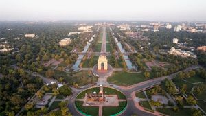 Private security guards around 'Kartavya Path' to prevent theft, damage