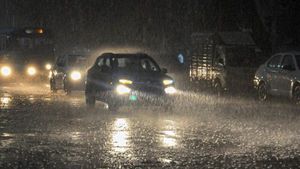 Fear of water-logging haunts city residents as parts of Bengaluru sees intermittent rains