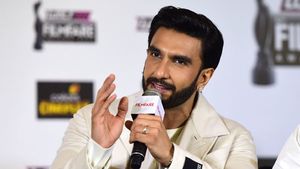 Photo exposing private parts is ‘morphed’: Ranveer Singh tells Mumbai police 