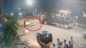 Shocking accident caught on cam: 3 killed in bike accident in Hyderabad 