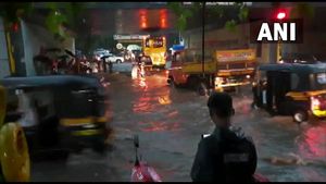 Mumbai rains: Road and rail traffic hit, low-lying spots flooded