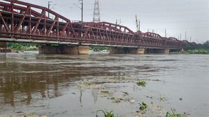 Delhi: Evacuation begins as Yamuna levels cross danger mark