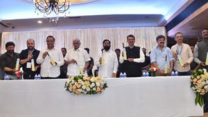 'This may give sleepless nights to some': Eknath Shinde on sharing dais with Sharad Pawar 
