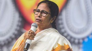 Mamata likely to visit Chennai for WB Governor's family function