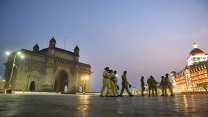 Mumbai police receives bomb threats at 3 locations; Security beefed up at several areas