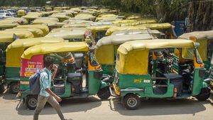  Auto, taxi fare in Delhi hiked over rising CNG prices | Check new rates