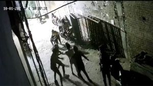 Viral video: Youth stabbed to death for giving testimony in court in Delhi 