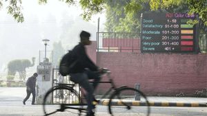 Delhi AQI 'very poor' at 326; air improves slightly but smog lingers