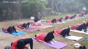 Delhi government's 'Yogashala' resumes amid smog, toxic air