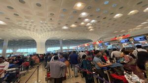 Mumbai airport services now back to normal after damaged cable caused chaos
