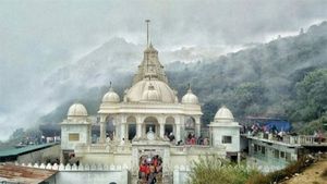 Jain Monk dies fasting against Jharkhand’s decision to convert Shri Sammed Shikharji into tourism hub