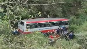 2 dead, 38 injured after bus falls into gorge on Mussoorie-Dehradun road