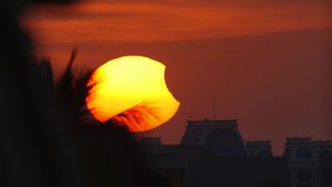 Surya Grahan 2023 on April 20: Is hybrid solar eclipse visible in India? 