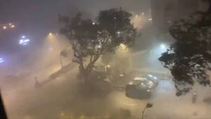 Mumbai rains: Unseasonal showers in April trigger memefest