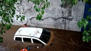 Bengaluru Rains: Infosys Techie Dies After Car Submerges In KR Circle Underpass