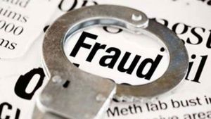 Posing As PM Modi's Niece, Woman Dupes Retd Colonel Of Rs 21 Lakh In Varanasi