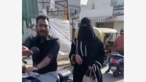 Bengaluru: One Arrested After Video Of Mob Harassing Muslim Woman In Burqa Goes Viral