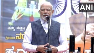 PM Modi Hails ISRO Scientists With 'Jai Vigyan Jai Anusandhan' Slogan In Bengaluru | Watch