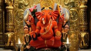 Don't Fall Prey To Fake Siddhivinayak Temple Apps