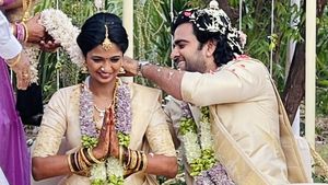 Por Thozhil Stars Ashok Selvan And Keerthi Pandian's Wedding Photos Go Viral