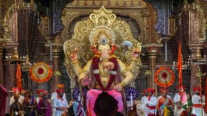 Mumbai: Take A Glimpse Of The First Pics Of Lalbaugcha Raja
