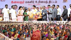TN govt gives Rs.1000 to eligible women family heads, Million stories about its benefits